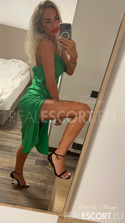 164235_barbie_sweeet_31def30e_911bc501.thumb.jpg.8d75d11433c7f0898b3cb4e4062b87a2.jpg
