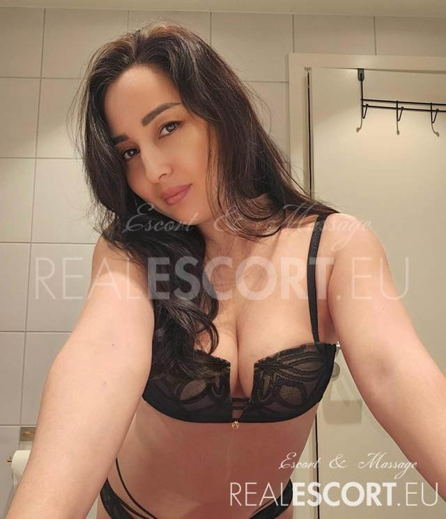 177267_amalia_love_902dacc_c65ac292.jpg.e858f56020f913df09795863b3676167.jpg