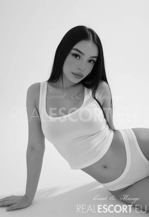 194894_alisha_hot_794766d2_b90702a9.jpg